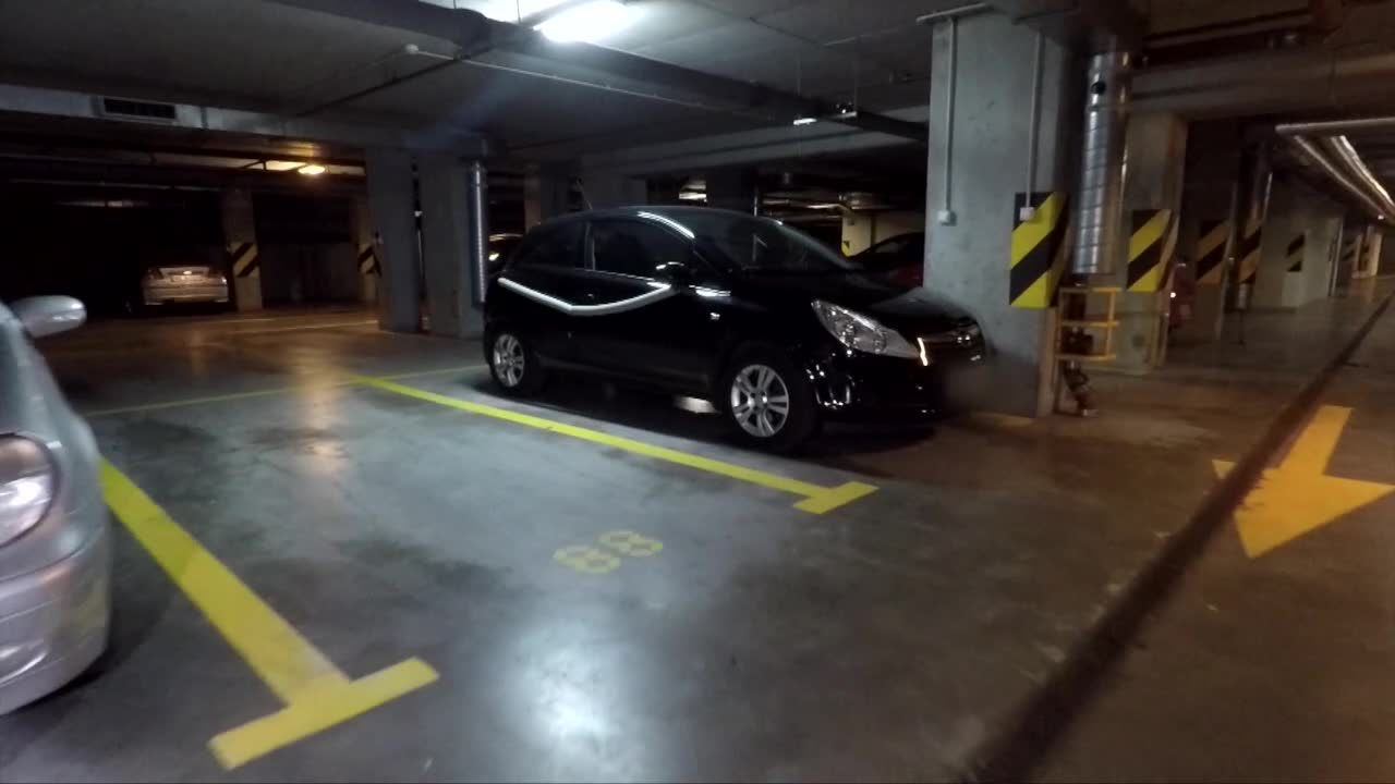 Ktoś ciągle obija Twój samochód na parkingu? Zobacz jak sobie z tym poradzić