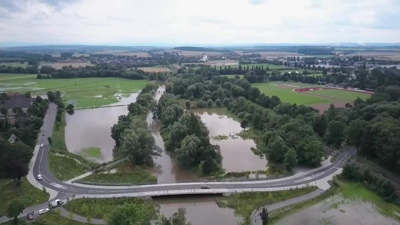 Instytut Meteorologii i Gospodarki Wodnej alarmuje o wezbraniach rzek w Polsce