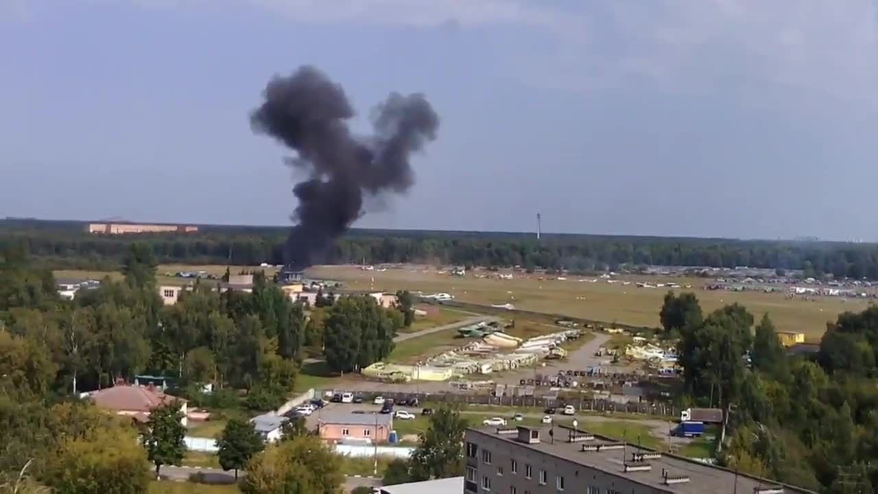 Katastrofa na oczach widzów pokazów lotniczych pod Moskwą. Dwóch pilotów zginęło na miejscu