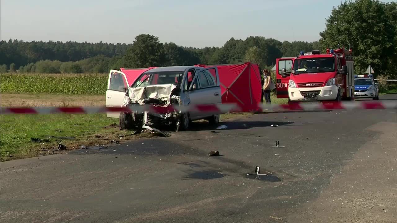 Łódzkie: tragiczny wypadek, dwie osoby nie żyją