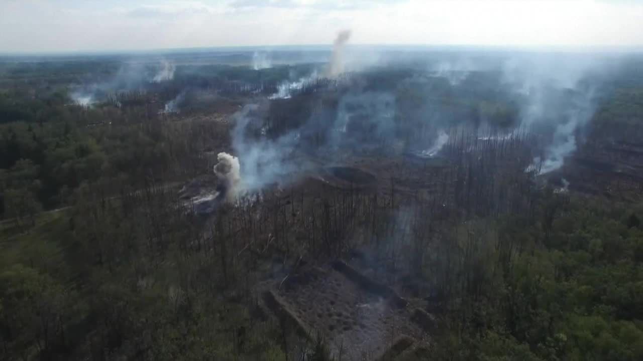 Ukraina: ogromne zniszczenia po pożarze w składzie amunicji. Mógł go wywołać dron