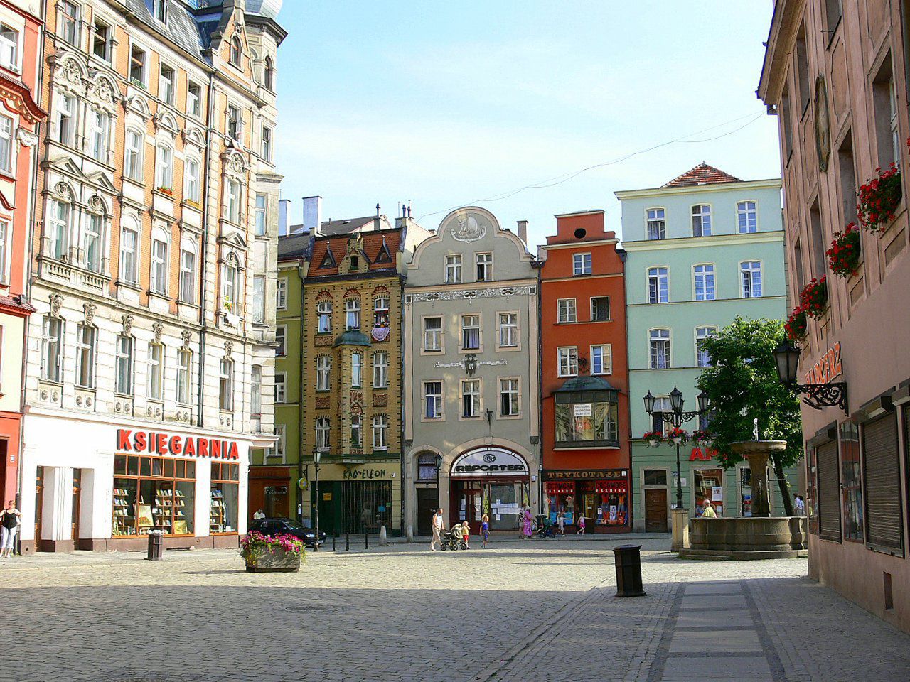 Świdnica: pijany mężczyzna próbował rzucić się z mostu