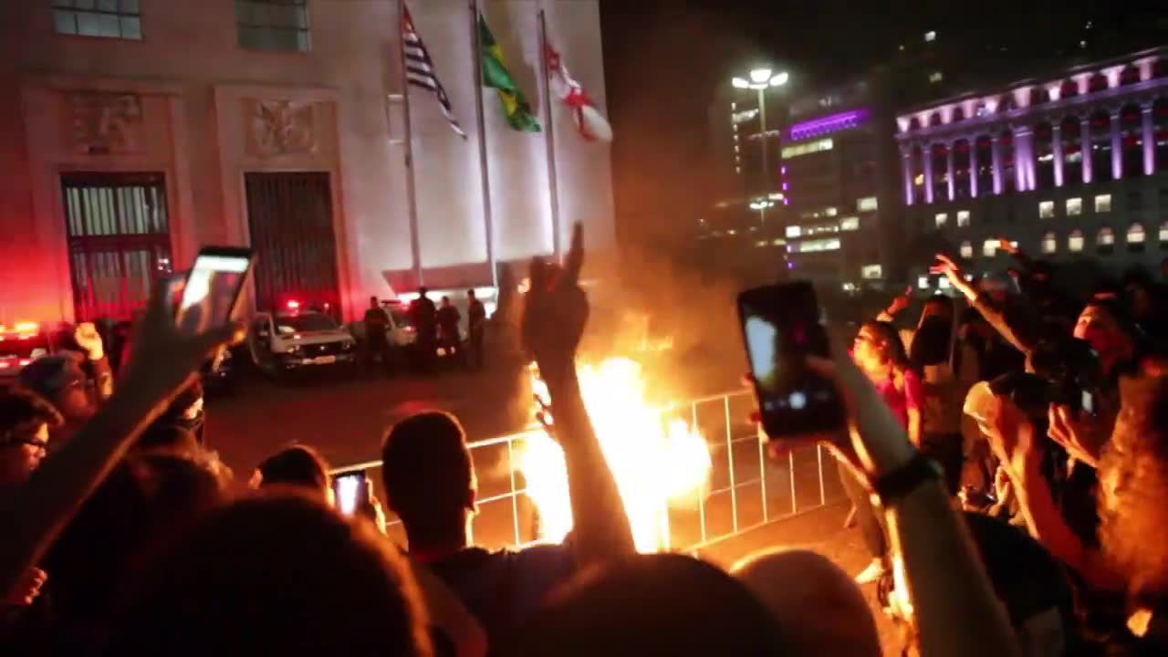 Setki studentów protestowało w Sao Paulo przeciwko podwyższeniu opłat za komunikację miejską