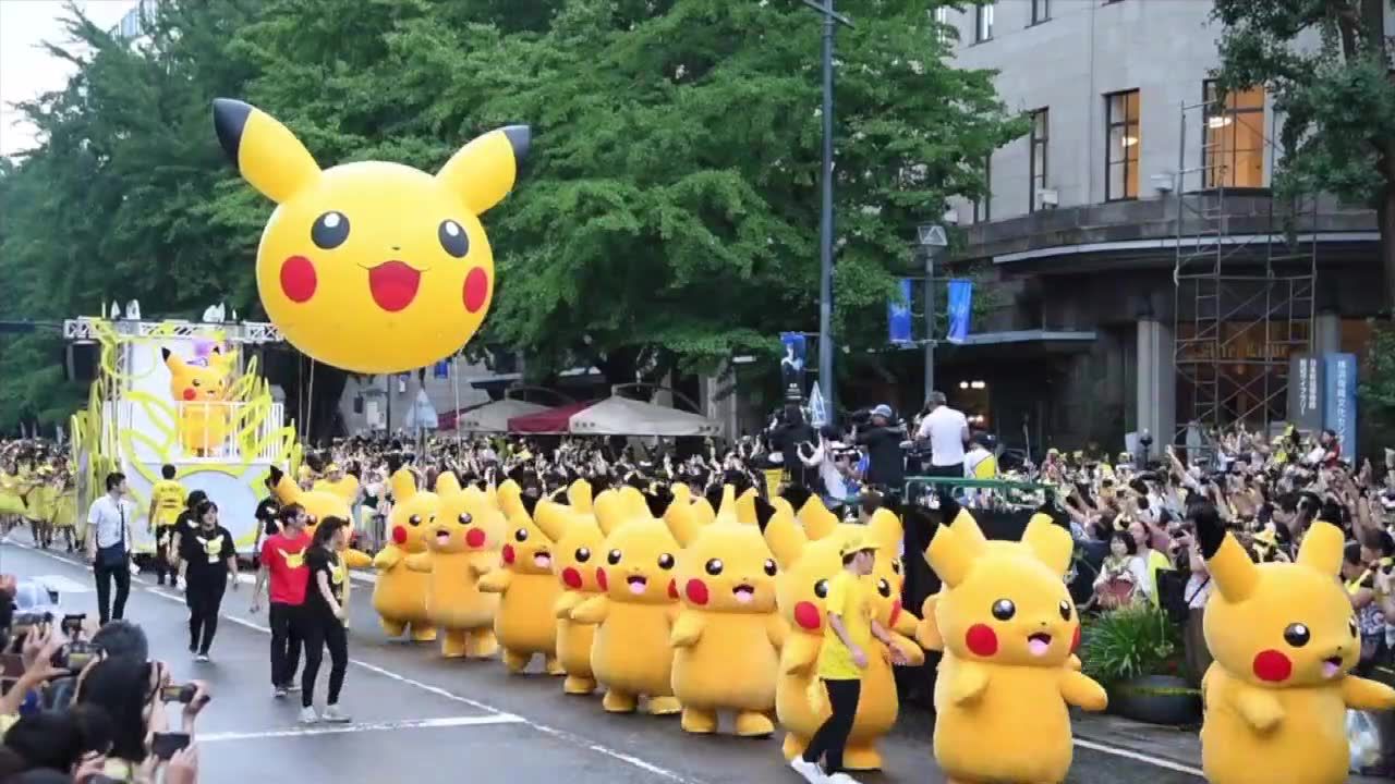 1500 maskotek Pikachu w centrum miasta. W Jokohamie odbyła się wielka parada Pokemonów