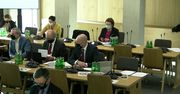 Resort zdrowia: Skala pandemii nas przerosła. Raporty o przyczynach zgonów poznamy za 1,5 roku