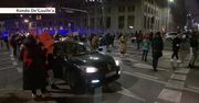 Kolejne protesty w Warszawie. Zablokowana Trasa Łazienkowska i rondo De’Gaulle’a, artyści demonstrują na Placu Zamkowym