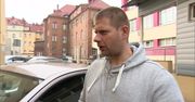 Podejrzenie koronawirusa. “Policjanci okrążyli nas, trzymali 5,5 godziny w samochodzie”