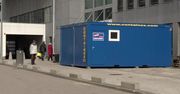 Wstępna weryfikacja zdrowia pacjentów w kontenerach przed szpitalem w Białymstoku