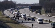 “Tysiące ludzi z Ukrainy chcą wrócić do domu, a nie mają możliwości”. Długa kolejka na przejściu granicznym w Korczowej