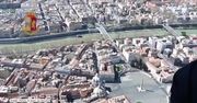 Opustoszały Rzym w czasie pandemii. Policja patroluje ulice z helikoptera