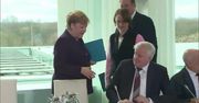 Minister odmówił podania ręki A. Merkel. Tłumaczył, że to ostrożność w okresie zagrożenia koronawirusem