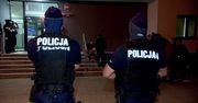 Pokojowy protest Obywateli RP pod Pomnikiem Powstania Warszawskiego. Policja zatrzymała 10 osób
