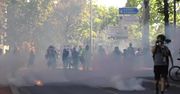 “Żółte kamizelki” wróciły na francuskie ulice. Starcia z policją, funkcjonariusze użyli gazu pieprzowego