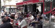 Tłumy w paryskich kawiarenkach. Restauracje i bary we Francji działają już normalnie