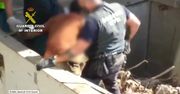 Hiszpania: Policja znalazła sześciu migrantów, którzy ukryli się w ciężarówce przewożącej złom