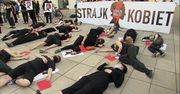 Manifestacja Strajku Kobiet przed pałacem prezydenckim przeciwko zaostrzeniu kar za aborcje