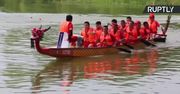 Chiny: Tłumy na Festiwalu Smoczych Łodzi w prowincji Hunan