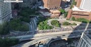 Antyrasistowski protest w Nowym Jorku. Demonstranci zablokowali ruch na Moście Brooklińskim