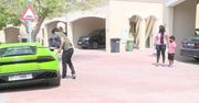 Dostawa w wersji deluxe. Supermarket w Dubaju dostarcza towary… lamborghini.