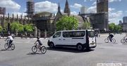 Tłumy rowerzystów na ulicach Londynu. Mieszkańcy stolicy Anglii korzystają z pięknej pogody
