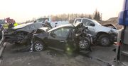 Karambol na remontowanej “gierkówce” niedaleko Częstochowy. Pięć osób, w tym dwójka dzieci, w szpitalu