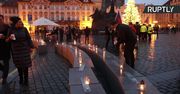 Łańcuch światła w kuflach do piwa. Protest właścicieli barów w Pradze