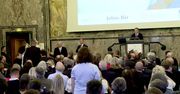 Hasła “wolne sądy!” i “konstytucja!” zakłóciły przemówienie A. Dudy na Uniwersytecie w Zurychu