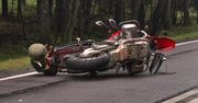 “Wpadli wprost pod samochód”. Tragiczny wypadek motocyklowy pod Olsztynem