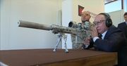 W. Putin testuje karabin snajperski Kałasznikowa. Prezydent trzykrotnie trafił w cel z 600 metrów