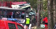 Autobus szkolny zderzył się z ciężarówką pod Ostródą. Dwie osoby nie żyją