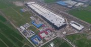 Produkcja aut w fabryce Tesli w Chinach ruszy lada dzień. Ma w niej powstawać milion maszyn rocznie