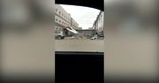 Silny podmuch wiatru zerwał dach z centrum handlowego na Syberii