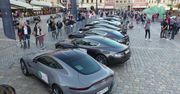 Aston Martin na Dolnym Śląsku. Ekskluzywne auta pojawiły się na zlocie we Wrocławiu i Wałbrzuchu