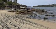Popiół na plaży w Sydney po pożarach buszu