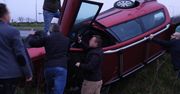 Na ich oczach samochód wpadł do rowu. Policjanci po służbie i świadkowie pomogli poszkodowanym