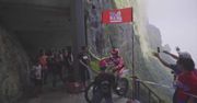 Drabina do Nieba zdobyta w 56 sekund. Niezwykły wyczyn chińskiego motocyklisty