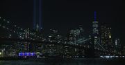Dwa słupy światła w miejscu wież World Trade Center. Nowy Jork upamiętnił ofiary ataku z 11 września 2001 r.
