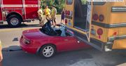 62-letni kierowca wjechał w autobus szkolny. Na pokładzie było 60 dzieci