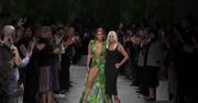 Jennifer Lopez podbiła wybieg Versace, prezentując się w słynnej kreacji sprzed prawie 20 lat