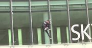 „Francuski spiderman” zatrzymany przez policję po wspinaczce na szczyt biurowca we Frankfurcie