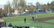 Zamiast na rykowisku, na… boisku. Jelenie przeskoczyły przez płot i przeszkodziły w meczu baseballa
