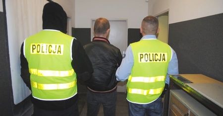 Łódź. Zwłoki w studni. Do zbrodni przyznał się bezdomny