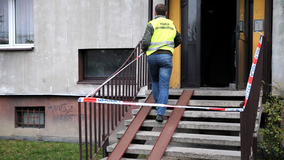 Mężczyźni przyszli do mieszkania Sławomira B. i brutalnie się nad nim znęcali