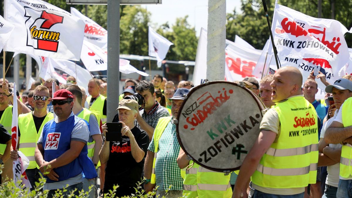 Akcja protestacyjna związkowców z JSW po odwołaniu Daniela Ozona