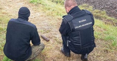 Pocisk artyleryjski ukryty w pociągu z Ukrainy