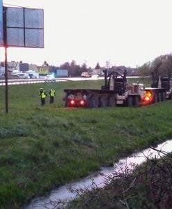 Amerykańskie ciężarówki "zaparowały" nad rzeczką