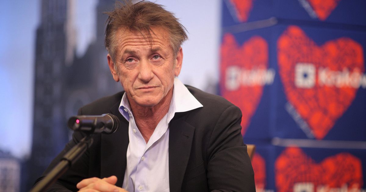 Sean Penn w Krakowie. Podpisał umowę o pomocy uchodźcom.