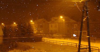 Pierwszy śnieg, pierwsze trudności na drogach