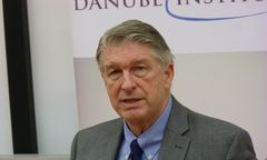 Kolejny ekspert od wizerunku Polskiej Fundacji Narodowej. Będzie zarabiał krocie