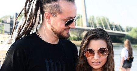 Aleksander Baron zdradził, jaką ma tapetę na telefonie. Jest na niej Julia Wieniawa